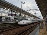 JA_Shinkansen_Zug_BW_FOC